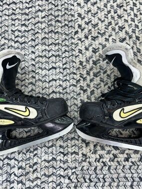 Iconic Nike Zoom Air Hockey Skates (Vintage 90’s)